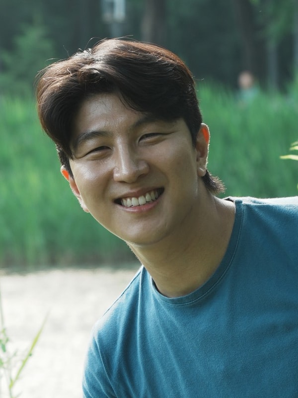 김현웅
